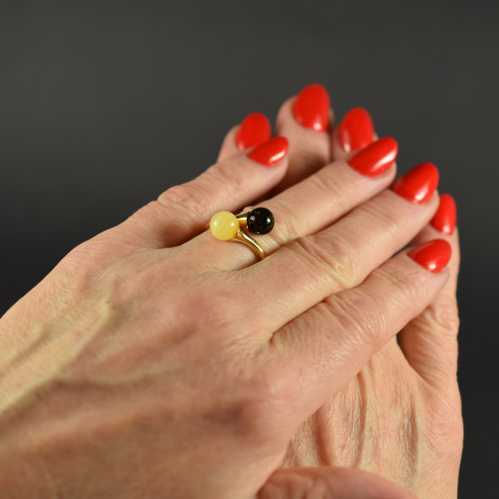 Golden plated Silver ring made of two-tone amber